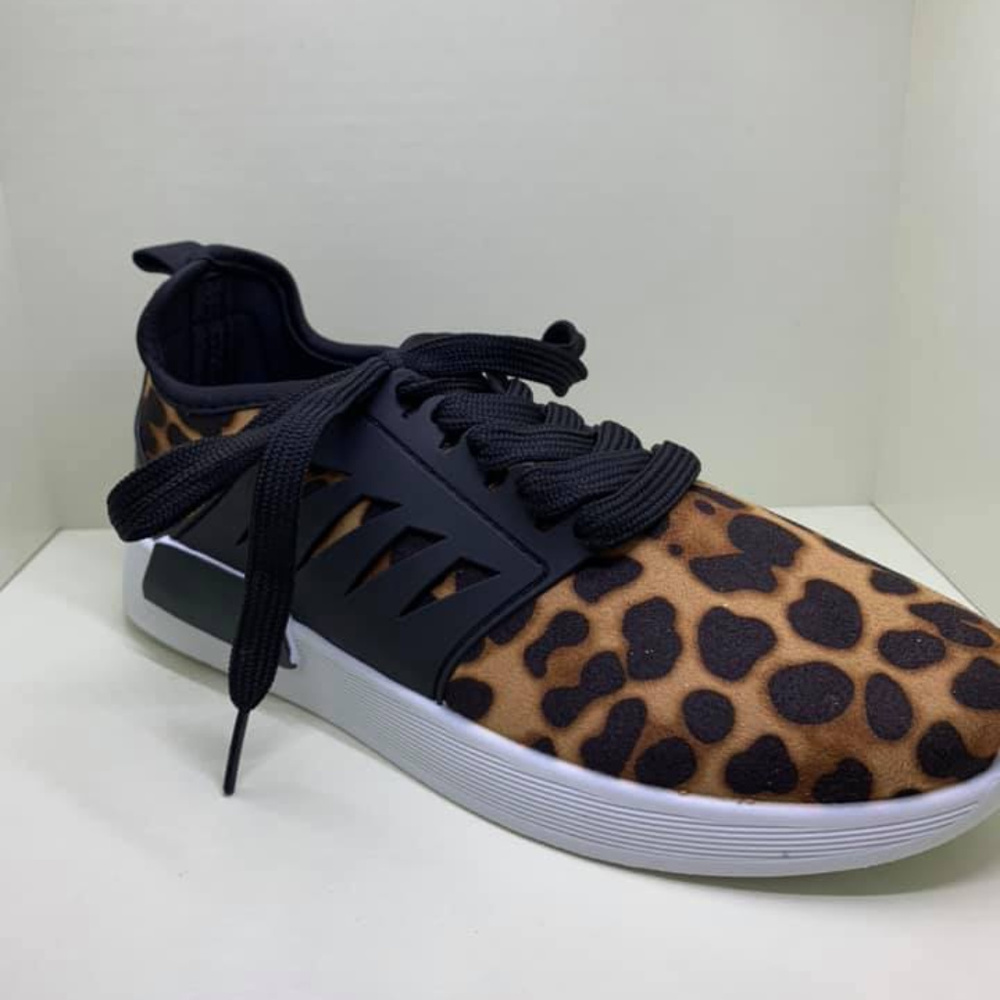 Black & Leopard Tennis Shoe